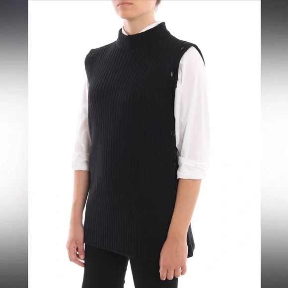 MARNI Black wool sweater with detachable sleeves‎
